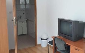 Pokoje Goscinne Collegium Mazovia Otwock